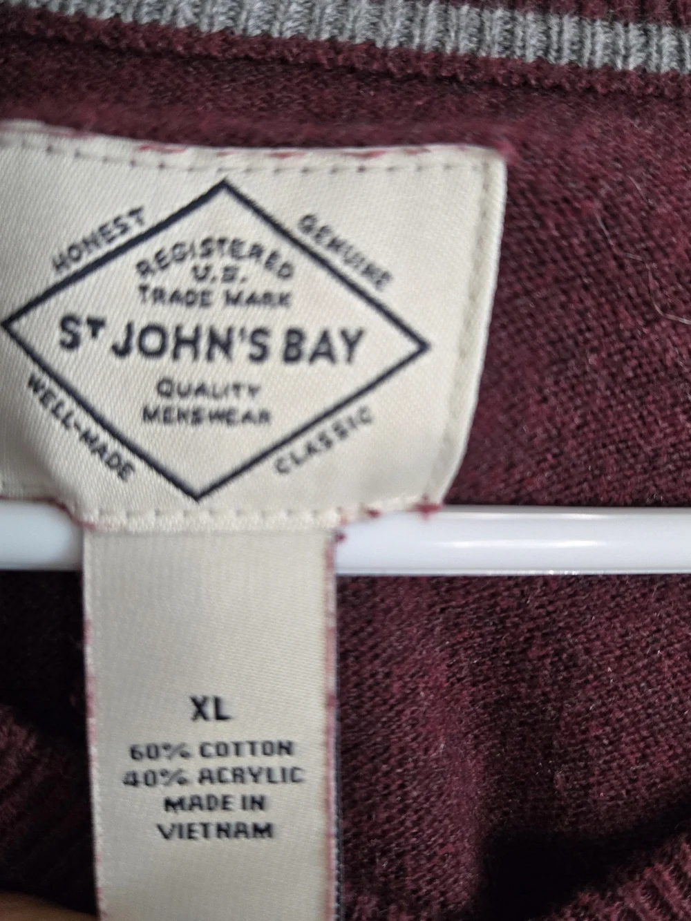 St. John's Bay Men's XL Maroon Pullover v-neck sweater Preppy
